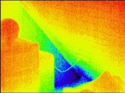 Wärmebildaufnahme im Dachboden